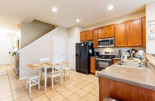 Crestwynd Bay Casa | Dog-friendly townhouse near Disney with outdoor pool, patio, streaming, W/D, AC