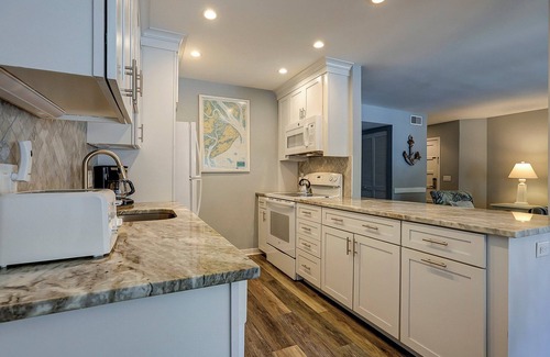 Sea Pines Condominio | Dog Friendly 2BR Villa in Sea Pines – Walk to Harbour Town & Beach
