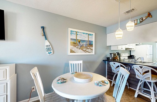Bel Air Casa | Dog-friendly townhouse near the beach with patio, W/D, hammock, balcony, & AC