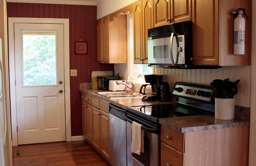 Mount Airy Casa | Se admiten perros Alquiler Casa / cabina en un Winery & Vineyard!
