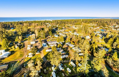 Westport Casa | Dog-friendly vacation rental with fast WiFi, TV, fire rings, & picnic tables