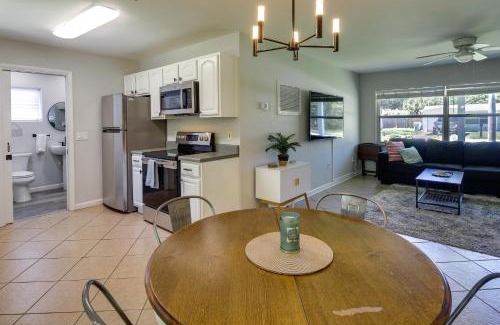 Vero Beach South Casa | Dog-Friendly Vero Beach Retreat with Porch and Grill!