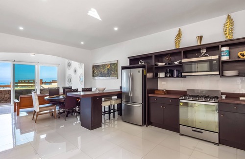 La Paloma Casa | Dog-friendly villa with heated outdoor pool, hot tub, streaming, balcony