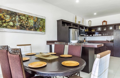 La Paloma Casa | Dog-friendly villa with heated outdoor pool, hot tub, streaming, balcony