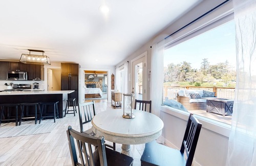 Coupeville Casa | Dog-friendly, waterfront dream home w/ furnished deck & kayaks