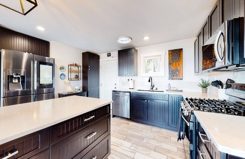 Coupeville Casa | Dog-friendly, waterfront dream home w/ furnished deck & kayaks