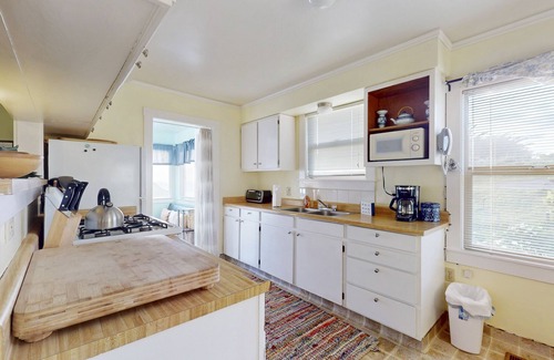 Elk Casa | ¡NUEVO LISTADO! Adecuado para perros, casa frente al mar con cocina completa y cerca de la playa