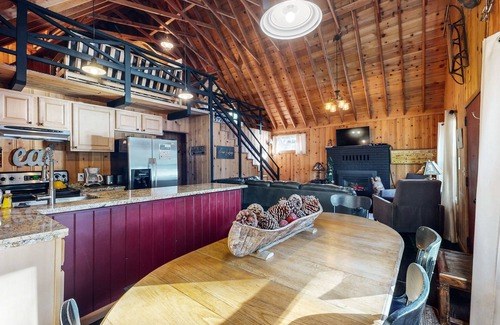 Truckee Cabina | Cabina frente al mar, que admite perros, con vistas y acceso al lago - cerca de las laderas