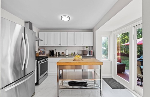 Springfield Casa | Dog friendly with Fully Fenced Half Acre Yard, Prime Location, and In-Law Suite!