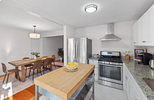 Springfield Casa | Dog friendly with Fully Fenced Half Acre Yard, Prime Location, and In-Law Suite!