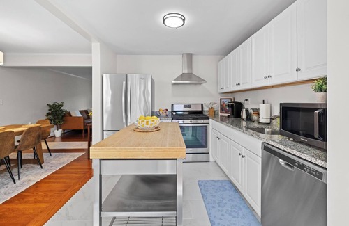 Springfield Casa | Dog friendly with Fully Fenced Half Acre Yard, Prime Location, and In-Law Suite!