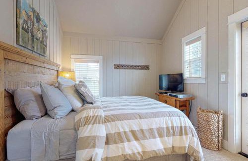 Olivia Beach Casa | Dog Paddle