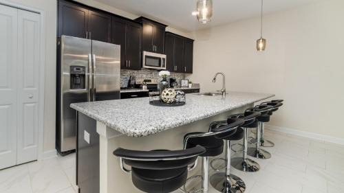 Pipers Glen Estates Casa | DOG9055