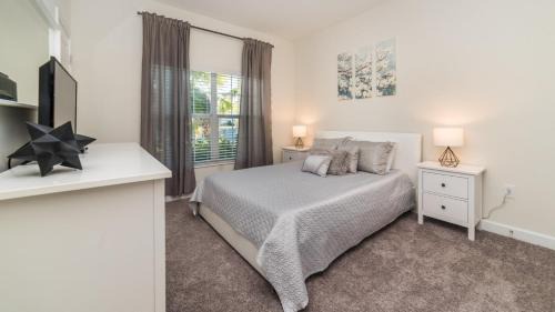 Pipers Glen Estates Casa | DOG9055