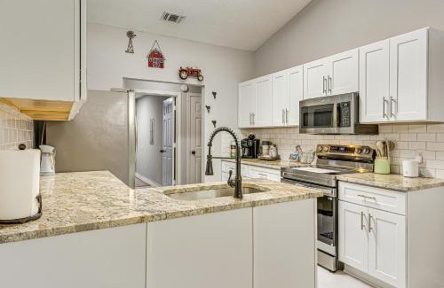 Gulf Breeze Casa | Dogs Welcome, 1 Mi to Zoo Gulf Breeze Retreat!