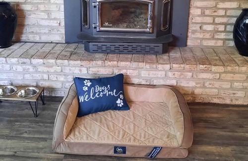 Lawrenceburg Apartamento | Dogs Welcome - Fenced Yard - Queen Studio - Horse Country - KY Bourbon Trail