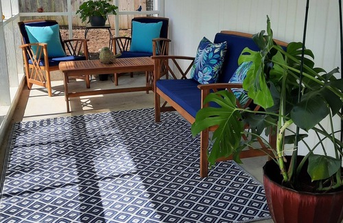 Lawrenceburg Apartamento | Dogs Welcome - Fenced Yard - Queen Studio - Horse Country - KY Bourbon Trail