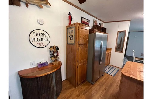 Mauston Casa | Dogs Welcome! Lake House. Close to Dells!