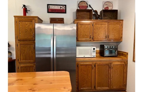 Mauston Casa | Dogs Welcome! Lake House. Close to Dells!