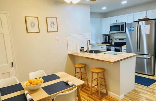 St. Louis Casa | Dogtown: St. Louis Family Favorite! Forest Park, Zoo, Arch, SLU, WashU, Yard,BJC