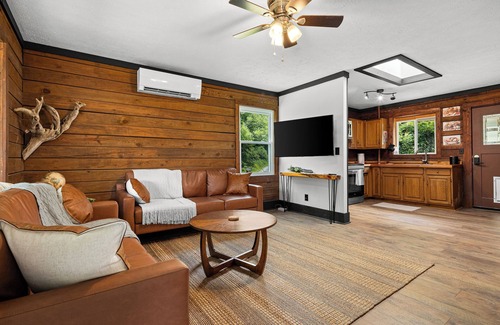 Clyde Cabina | Dogwood Cabin in Clyde - Perfect for a cozy getaway