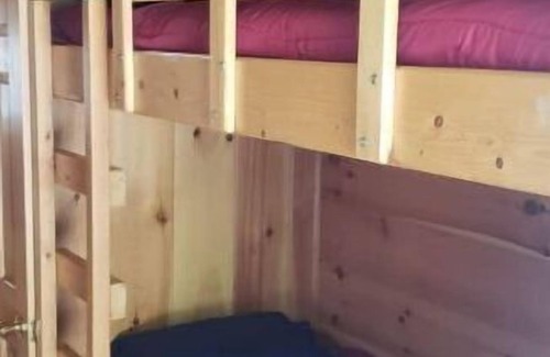 Jones Mills Cabina | Dogwood Tiny House Cabin of the Laurel Highlands
