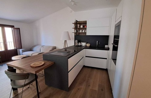 Isnello Apartamento | Dolce-Giardino, Elegant 2-Bed Apartment with Stunning Views