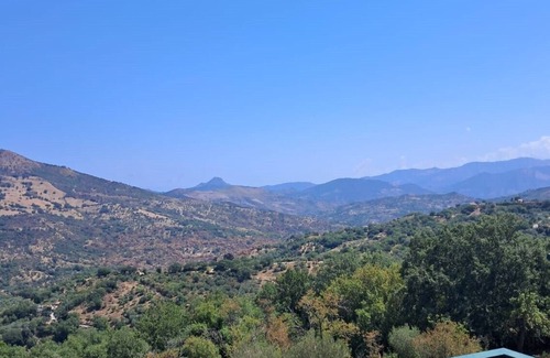 Isnello Apartamento | Dolce-Vista, close to great hiking trails and the sea!