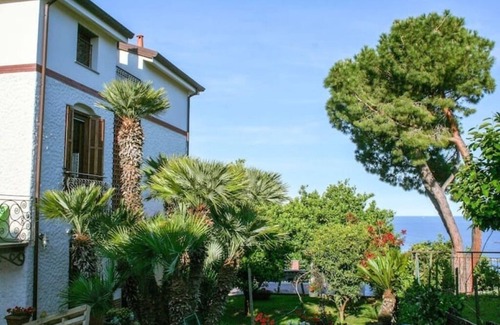 Arma di Taggia Casa | Dolcevita relais - Guesthouse near the sea and the highway exit