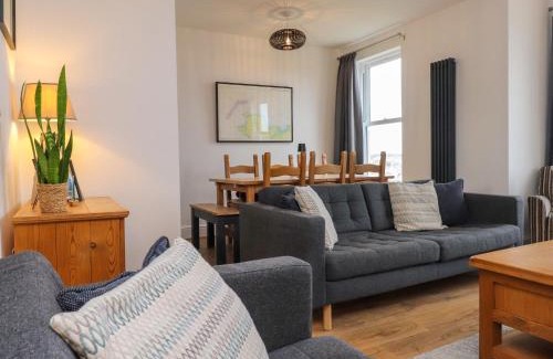 Cemaes Bay Casa | Dolfor