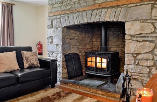 Llandeilo Casa | Dolgoed House