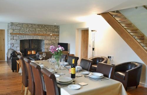 Llandeilo Casa | Dolgoed House
