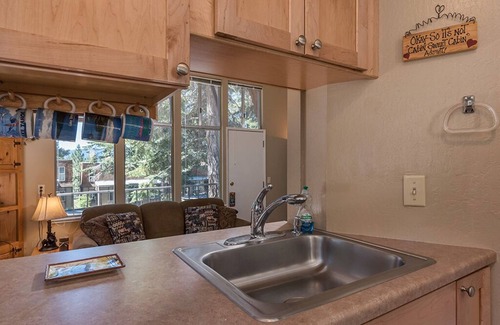 Dollar Point Condominio | Dólar Colina II # 49: 2 dormitorios / 2 baños condominio / casa en Tahoe City, capacidad para 4
