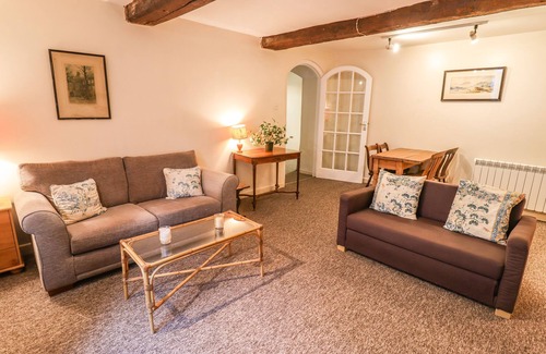 Cirencester Cabaña | Dollar Ward House Basement