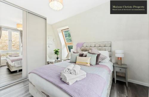 High Barnet Apartamento | Dollis Valley 3Bedroom House Sleeps 8 in London With FREE PARKING By Maison Christo Property Short Lets & Serviced Accommodation