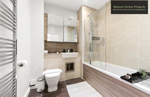 High Barnet Apartamento | Dollis Valley 3Bedroom House Sleeps 8 in London With FREE PARKING By Maison Christo Property Short Lets & Serviced Accommodation