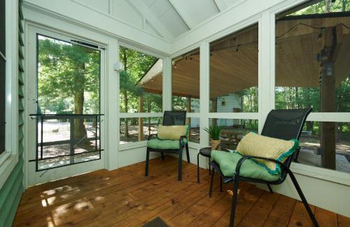 Fennville Casa | Dollybrook 2 Pet Friendly Community Pool Groups Welcome
