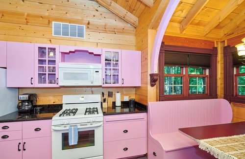 Fennville Casa | Dollybrook 3 - Community pool(CLOSED for the season) - Pet friendly - large groups welcome