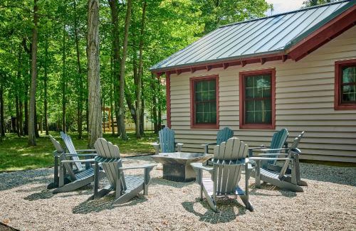 Fennville Casa | Dollybrook 6 Pet Friendly Community Pool Groups Welcome