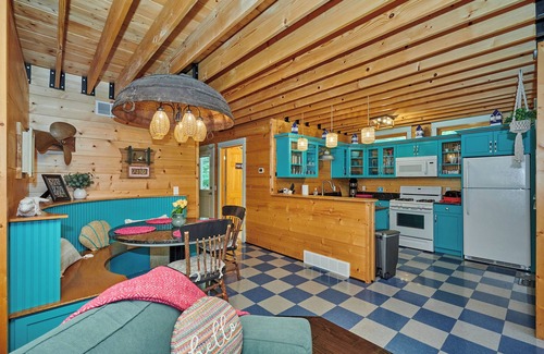 Fennville Casa | Dollybrook 9 - Pet friendly - Community Pool(CLOSED for the season) - Groups welcome