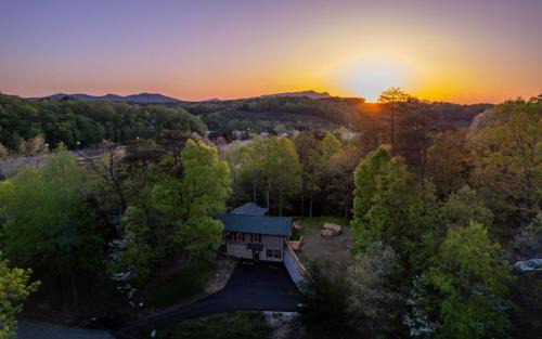 Sevierville Villa | Dollys Cabin