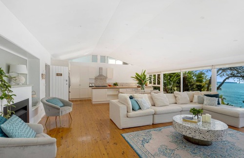 Whale Beach Casa | DOLPHIN BAY OCEANFRONT by Palm Beach Holiday Rentals