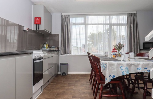 Dawlish Warren Cabaña | DOLPHIN CHALET, pet friendly in Dawlish Warren