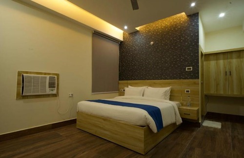 Mohangarh Hotel | Dolphin Club, Bara Banki