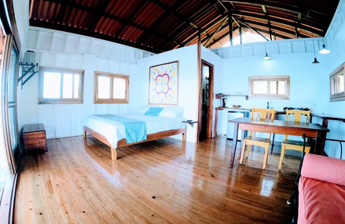 Isla Solarte Cabina | Dolphin EcoLodge - Where the Caribbean Sea meets the tropical rainforest