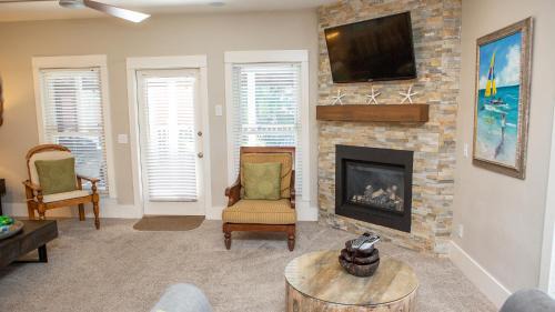 Seawalk Circle Casa | Dolphin House