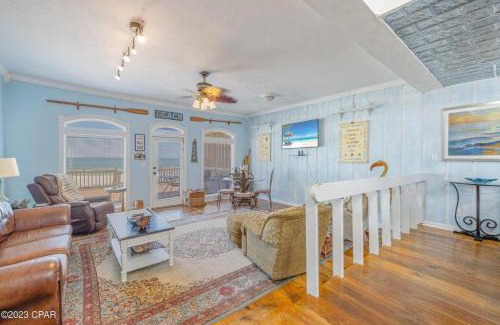 Sunnyside Casa | Dolphin's Point - West End - Sleeps 12!