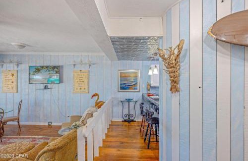 Sunnyside Casa | Dolphin's Point - West End - Sleeps 12!