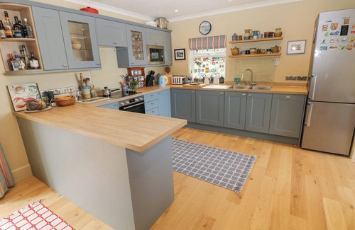Newport Cabaña | Dolwylan, NEWPORT, PEMBROKESHIRE