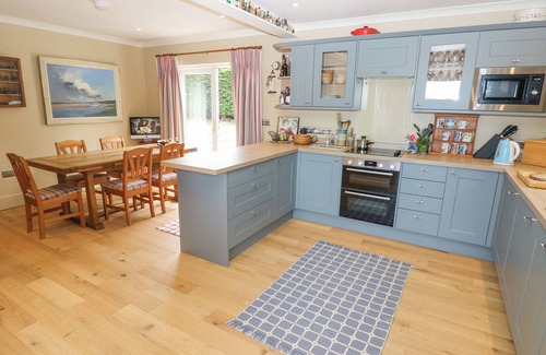 Newport Cabaña | Dolwylan, NEWPORT, PEMBROKESHIRE